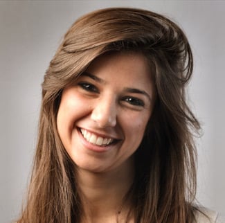 Headshot of Sarah Williams profile photo for handstand student testimonial