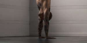 How Wide Should My Hands Be In Handstand