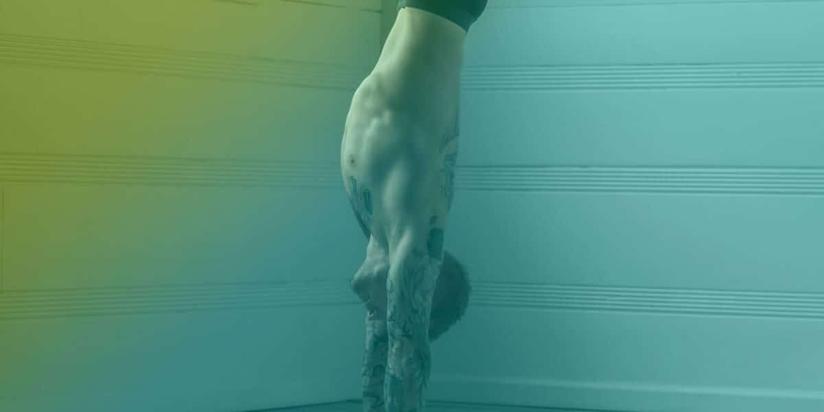 Going from the wall to freestanding handstand photoshoot 2024